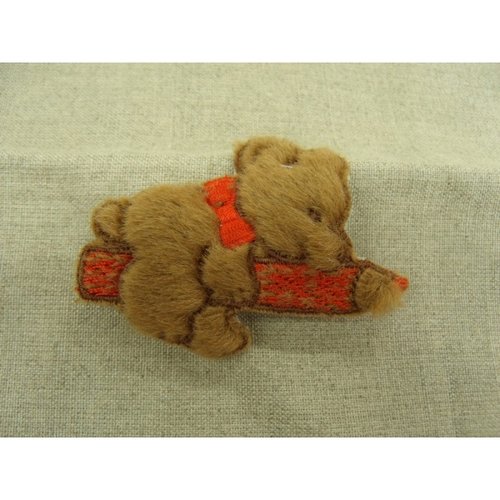 Ecusson à coudre- motif : ours en peluche marron et rouge , largeur 6 cm / hauteur 4 cm