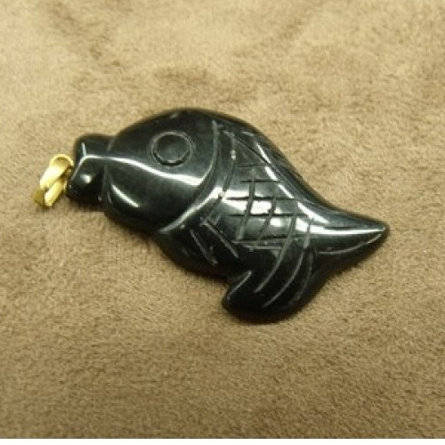 Pendentif motif poisson- black stone ,longueur : 7 cm / hauteur : 2,5 cm / epaisseur : 0,3 cm