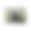 Pendentif motif prisme bleu foncé,2 cm