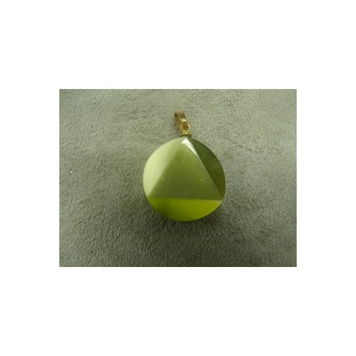 Pendentif motif prisme vert pomme,2 cm