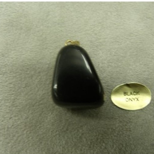 Pendentif motif pierre- black onyx ,hauteur: 2 cm / largeur 1,5 cm / epaisseur: 1,5 cm
