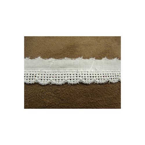 Broderie anglaise coton blanche,1,5 cm /hauteur de broderie:1.5 cm