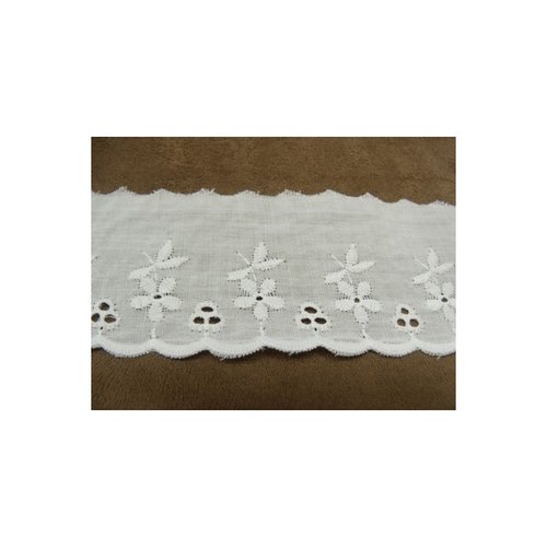 Broderie anglaise coton blanche ,5 cm/hauteur de broderie 3 cm