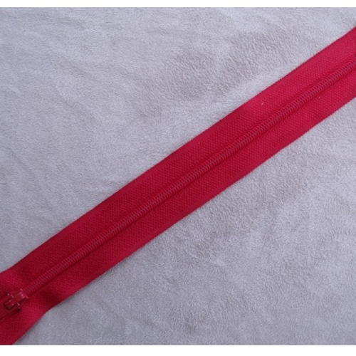 Fermeture a glissiere rouge alizarine ,18 cm , de belle qualité