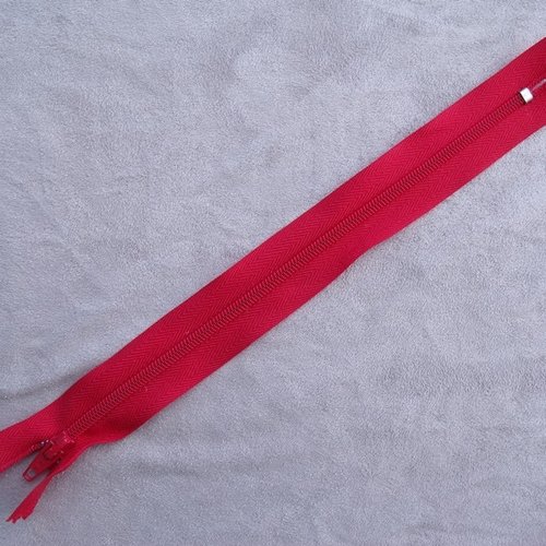 Fermeture a glissière rouge,20 cm