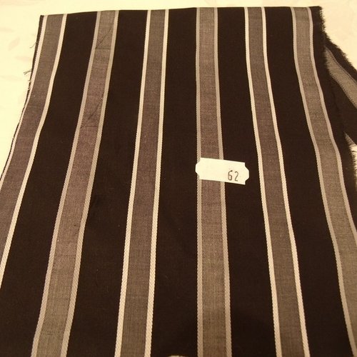 Tissu coton uni à raillure gris et noir,150 cm