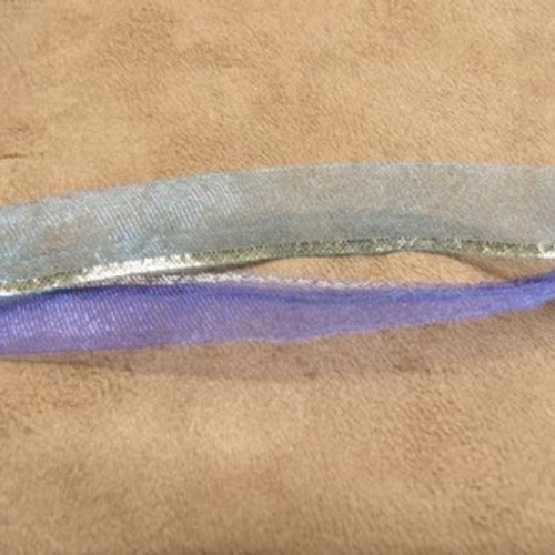 Ruban organza fin liséré doré sur un coté, bleu, 15 mm, vendu par 4 mètres/ soit 0.75€ le mètre