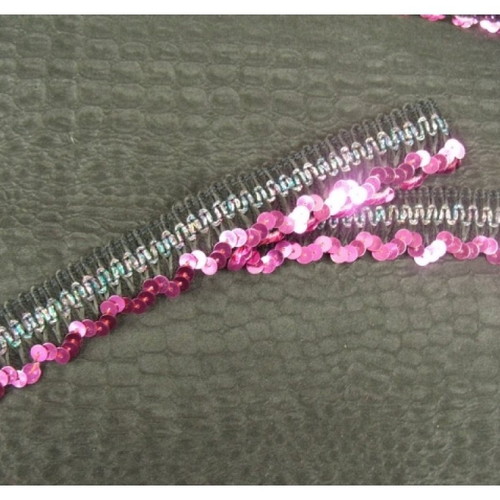 Ruban polyester pailleté sur base rose sur rose 28 mm