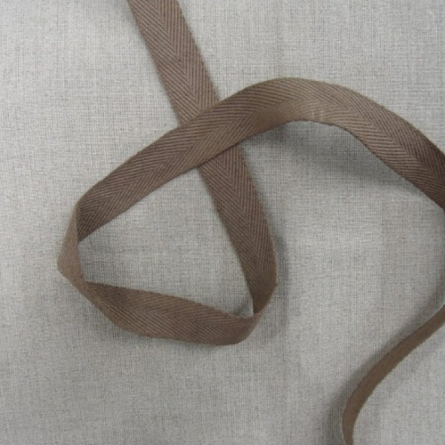 Promotion ruban sergé coton marron clair ,2 cm, vendu par 3 metres /soit 1,20 euros le metre