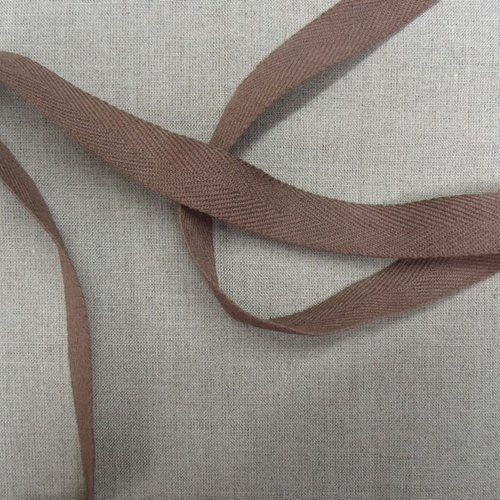 Promotion ruban sergé coton marron,2 cm, vendu par 3 metres/ soit 1,20 euros le metre