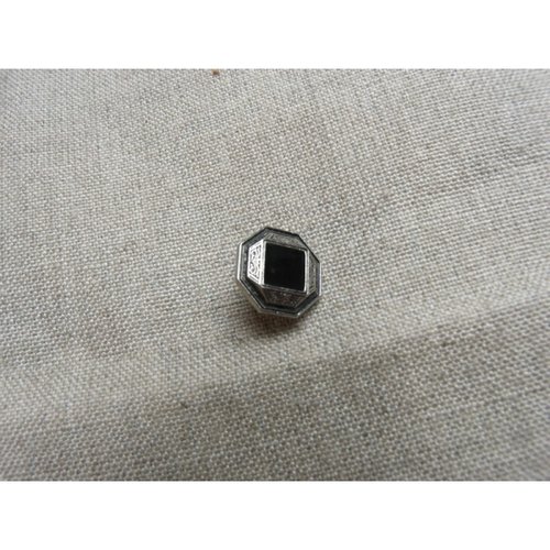 Bouton carré noir et argent, métal,à queue, de belle qualité,13 mm