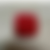 Bouton carre acrylique a queue rouge,20 mm,de belle qualité
