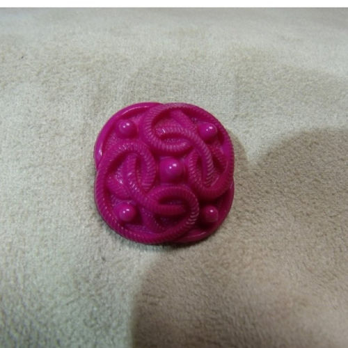 Bouton acrylique effet passementerie rose fuschia,de belle qualité,22 mm