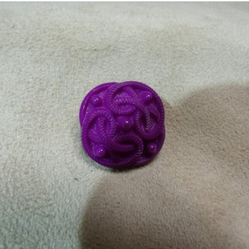 Bouton acrylique effet passementerie violet, de belle qualité,17 mm