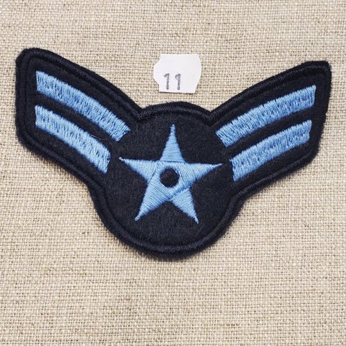 Écusson militaire à coudre motif étoile bleu ,largeur 9cm sur hauteur 5cm