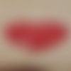 Nouvelle petite coudiere simili cuir rouge  ,motif coeur largeur 10 cm /hauteur 10 cm