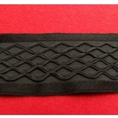 Ruban fantaisie polyester et coton surbrodé noir ,40 mm