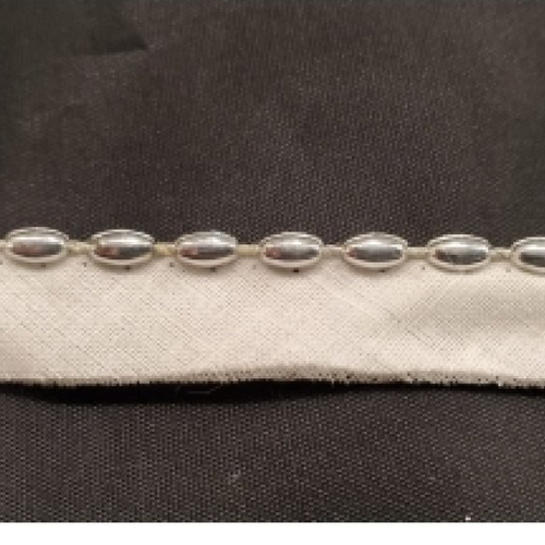 Nouveau ruban passepoil perlé monté sur base coton blanc grain de riz argent