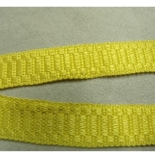 Promotion ruban ameublement jaune ,15 mm, vendu par 5 metres / soit 1.30€ le metre