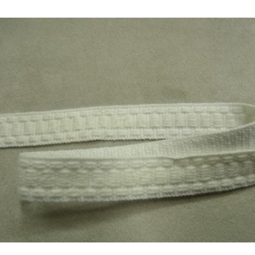 Promotion ruban ameublement blanc ,1.5 cm, vendu par 5 metres / soit 1.30€ le metre