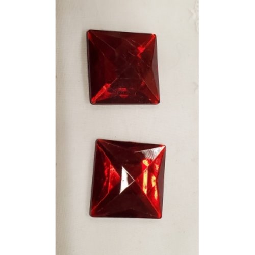 Promotion strass carré rouge 25 mm x 15 mm ,vendu par 20 strass / soit 0.22 cts