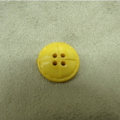 Bouton acrylique à 4 trous jaune ,18 mm