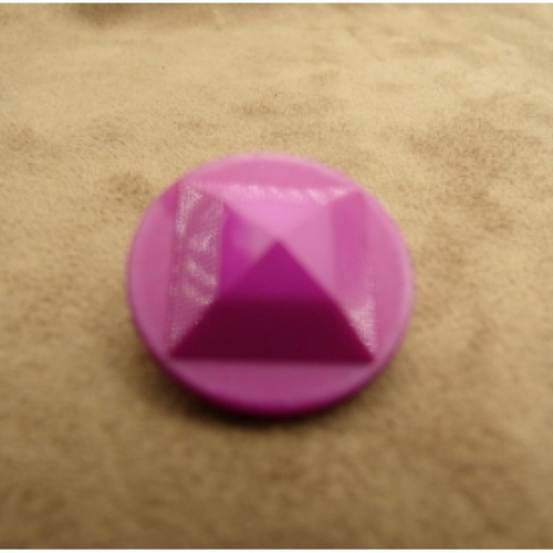 Bouton acrylique violet à queue motif pyramide,22 mm,de belle qualité