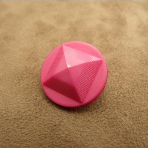 Bouton acrylique à queue rose fushia motif pyramide,22 mm, de belle qualité