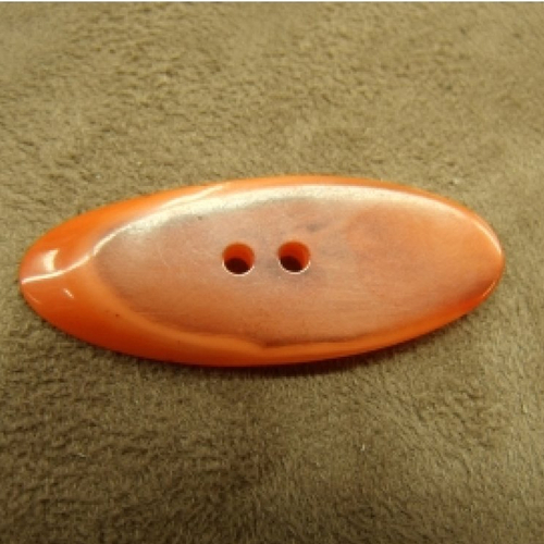 Bouton / bûchette à 2 trou rouge / oranger ,longueur: 4,5 cm / largeur: 1,7 cm