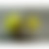 Bouton acrylique motif fleurs jaune,de belle qualité, 18 mm