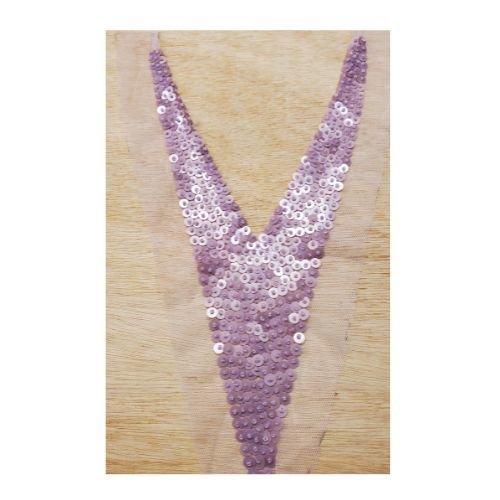 Col en v perlé paillette violet,  largeur 12 cm / hauteur 30 cm