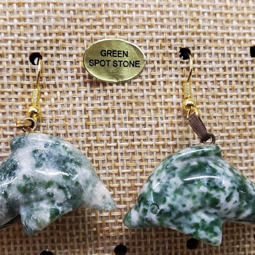 Joli paire de boucle d'oreille en dauphin pendentif en pierre naturelle et pierre semi précieuse green spot stone