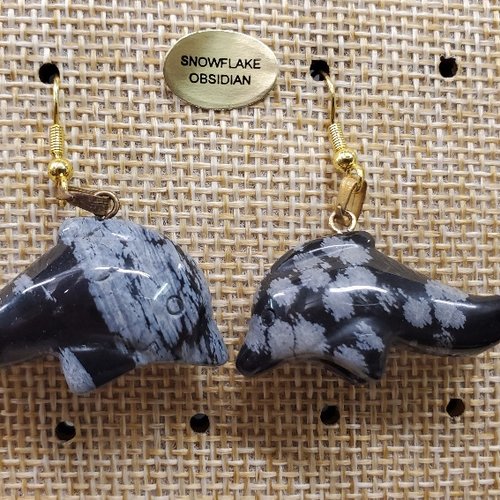 Joli paire de boucle d'oreille en dauphin pendentif en pierre naturelle et pierre semi précieuse snowflake obsidian