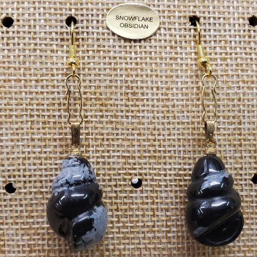 Joli paire de boucle d'oreille en coquillage pendentif en pierre naturelle et pierre semi précieuse snowflake obsidian
