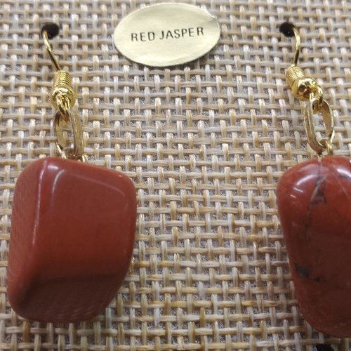 Joli paire de boucle d'oreille en pierre semi précieuse en forme diverses red jasper