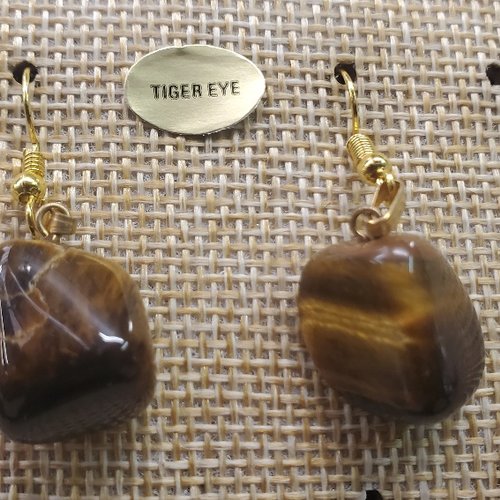 Joli paire de boucle d'oreille en pierre semi précieuse en forme diverses tiger eye