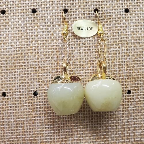 Joli paire de boucle d'oreille motif pomme  pendentif en pierre naturelle et pierre semi précieuse new jade