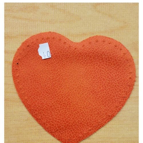 Petite coudiere polyester & enduit motif coeur orange largeur 10 cm /hauteur 10 cm