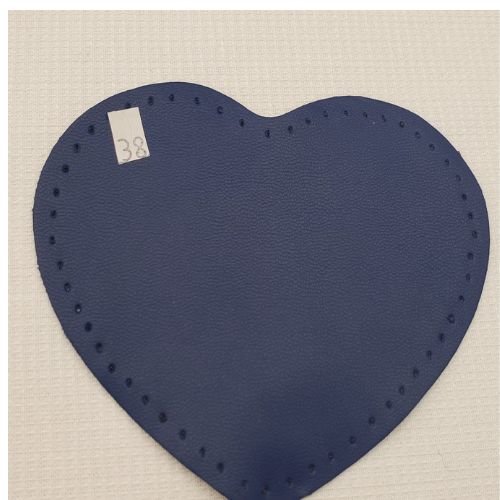 Petite coudiere simili simili cuir bleu roi motif coeur largeur 10 cm /hauteur 10 cm