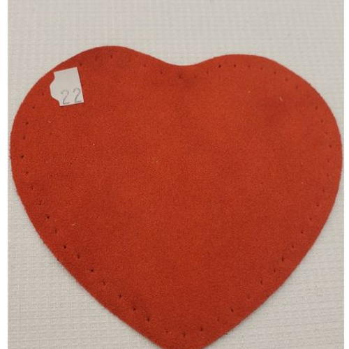 Petite coudiere simili daim rouge oranger motif coeur largeur 10 cm /hauteur 10 cm