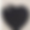 Petite coudiere simili daim noir  motif coeur largeur 10 cm /hauteur 10 cm