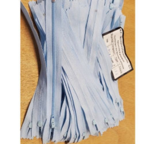 Lot de 100 fermeture a glissiere bleu ciel 20 cm