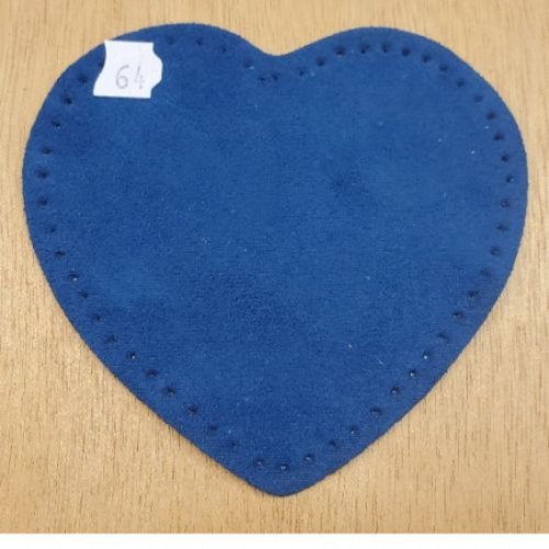Petite coudiere simili daim bleu  motif coeur largeur 10 cm /hauteur 10 cm