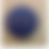 Bouton à coudre incrusté de petits strass bleu marine – 28 mm