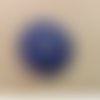 Bouton à coudre incrusté de petits strass bleu nuit – 28 mm