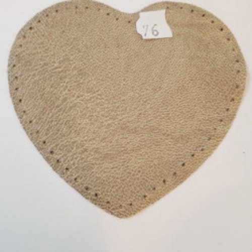 Coudière cœur beige 10 x 10 cm – à coudre – vendue par paire