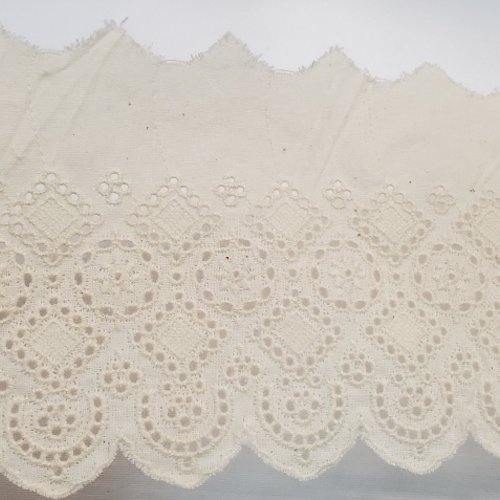 Galon broderie anglaise écru 9 cm de hauteur