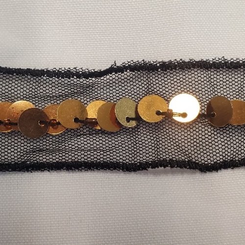 Ruban paillettes or sur tulle noir 30 mm