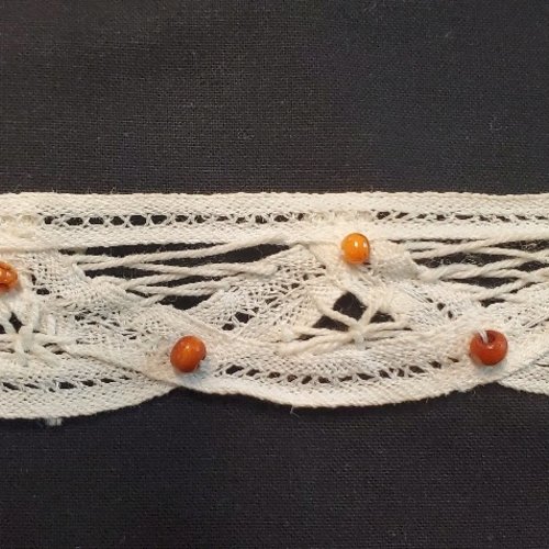 Ruban brodé écru 30 mm & perles en bois naturel
