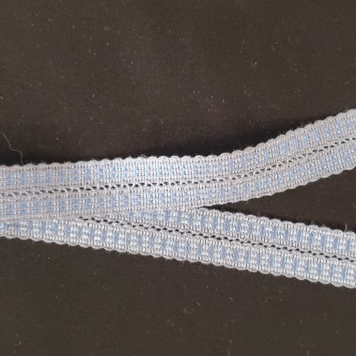 Ruban fantaisie tressé bleu ciel irisé 15 mm